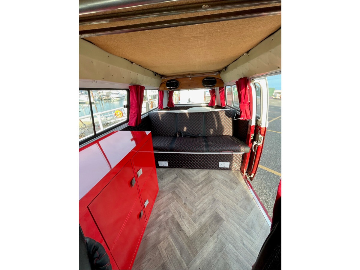 1972 Volkswagen T2 Camper Van / Bus Image 11